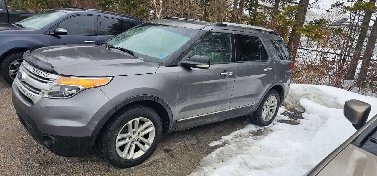2013 Ford Explorer xlt. 3.5L