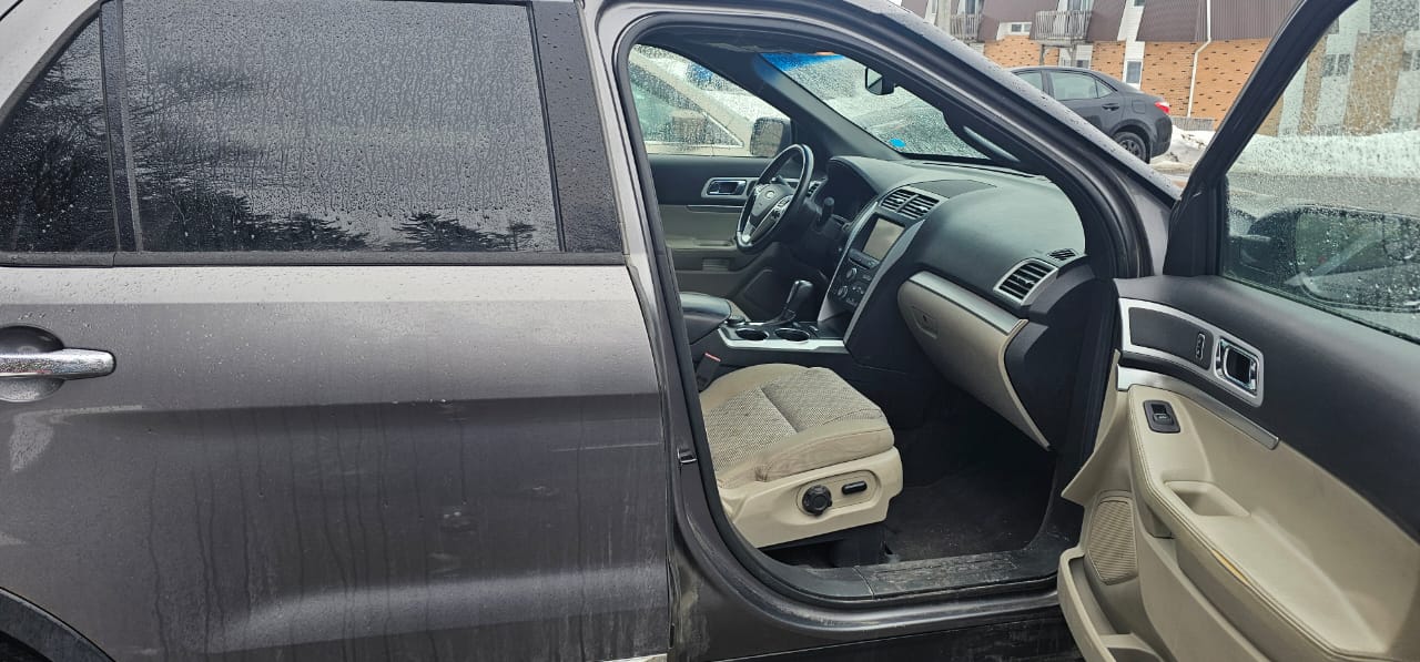 2013 Ford Explorer xlt. 3.5L