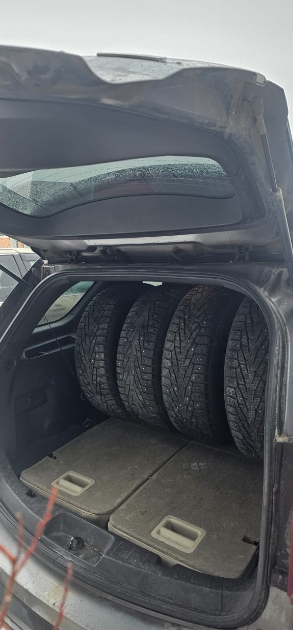2013 Ford Explorer xlt. 3.5L